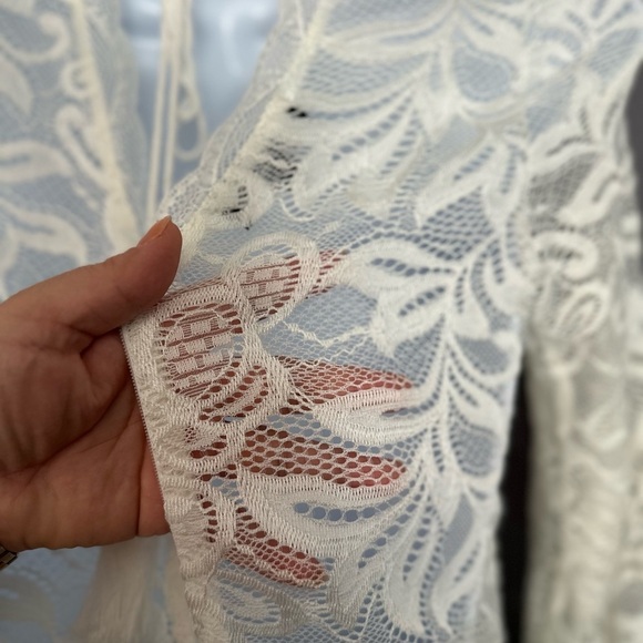 Elegant Lace Long Sleeve Dress in Cream (907) - Picture 4 of 15